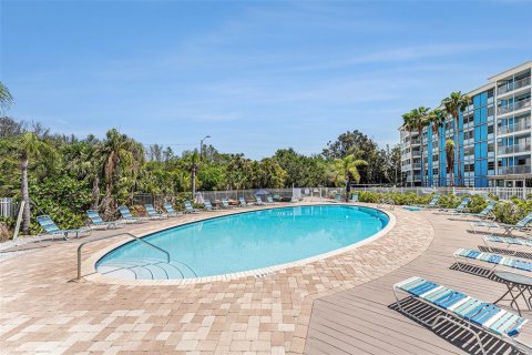 Condo in Saint Petersburg, Florida, 1 bedroom  № 1680568 - photo 30