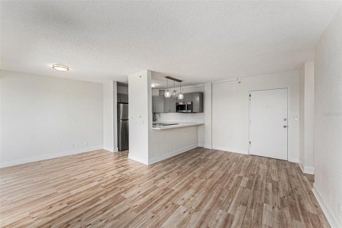 Condominio en venta en Saint Petersburg, Florida, 1 dormitorio, 65.77 m2 № 1680568 - foto 10