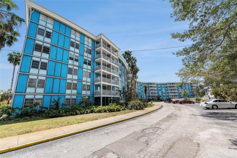 Condominio en venta en Saint Petersburg, Florida, 1 dormitorio, 65.77 m2 № 1680568 - foto 26