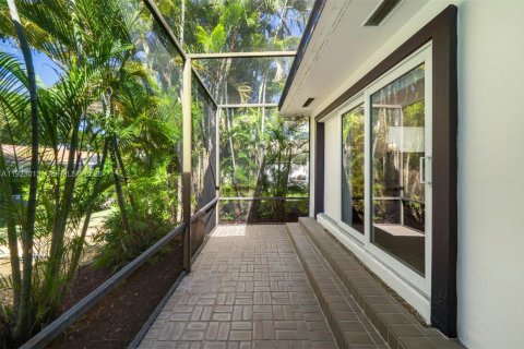 Villa ou maison à vendre à Pinecrest, Floride: 5 chambres, 287.9 m2 № 2009911 - photo 23