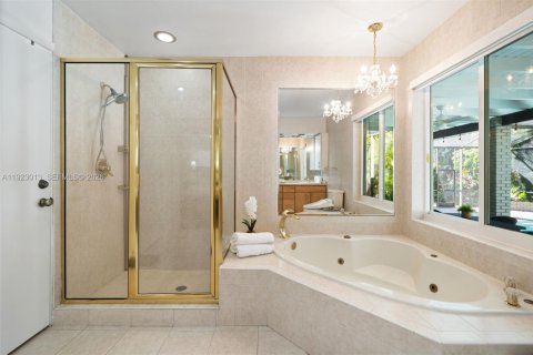 Villa ou maison à vendre à Pinecrest, Floride: 5 chambres, 287.9 m2 № 2009911 - photo 20