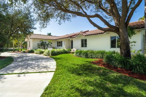Villa ou maison à vendre à Pinecrest, Floride: 5 chambres, 287.9 m2 № 2009911 - photo 2