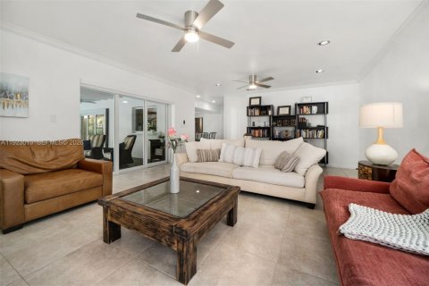 Villa ou maison à vendre à Pinecrest, Floride: 5 chambres, 287.9 m2 № 2009911 - photo 14