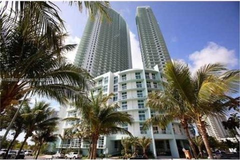 Condominio en venta en Miami, Florida, 2 dormitorios, 115.11 m2 № 1639511 - foto 1