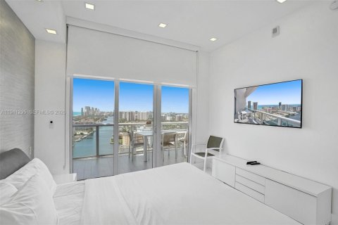 Copropriété à vendre à Hallandale Beach, Floride: 2 chambres, 95.69 m2 № 2088664 - photo 16