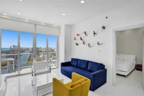 Copropriété à vendre à Hallandale Beach, Floride: 2 chambres, 95.69 m2 № 2088664 - photo 2