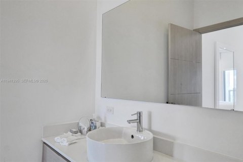Copropriété à vendre à Hallandale Beach, Floride: 2 chambres, 95.69 m2 № 2088664 - photo 20