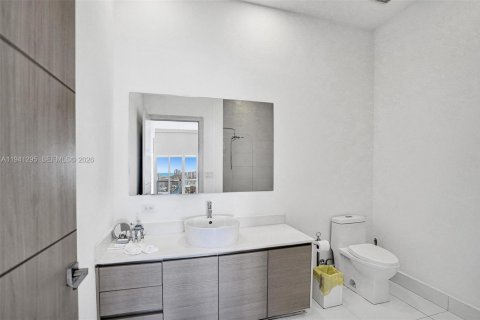 Copropriété à vendre à Hallandale Beach, Floride: 2 chambres, 95.69 m2 № 2088664 - photo 17