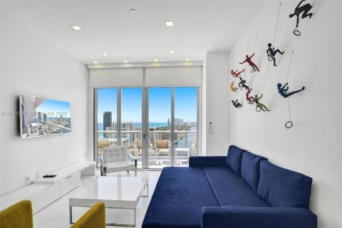 Copropriété à vendre à Hallandale Beach, Floride: 2 chambres, 95.69 m2 № 2088664 - photo 7