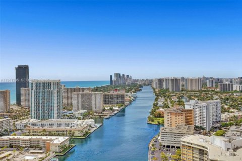 Copropriété à vendre à Hallandale Beach, Floride: 2 chambres, 95.69 m2 № 2088664 - photo 28