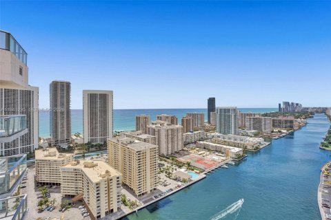 Copropriété à vendre à Hallandale Beach, Floride: 2 chambres, 95.69 m2 № 2088664 - photo 29