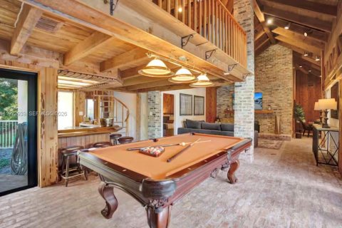 House in Davie, Florida 8 bedrooms, 360.18 sq.m. № 2052860 - photo 13