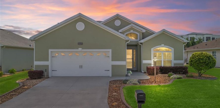 House in Summerfield, Florida 3 bedrooms, 161.28 sq.m. № 1912194