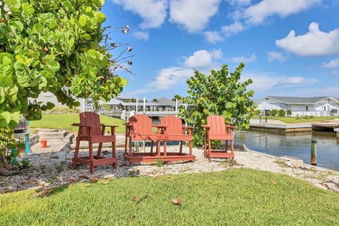 House in Englewood, Florida 2 bedrooms, 118.73 sq.m. № 1894333 - photo 29