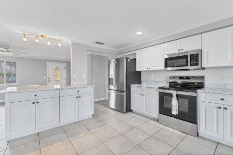 House in Englewood, Florida 2 bedrooms, 118.73 sq.m. № 1894333 - photo 12