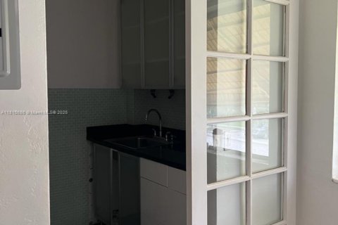 Condo in North Miami Beach, Florida, 1 bedroom  № 1768447 - photo 19