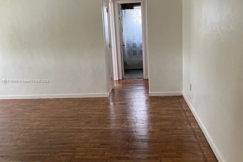 Condo in North Miami Beach, Florida, 1 bedroom  № 1768447 - photo 6