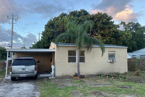 Casa en venta en Hollywood, Florida, 2 dormitorios, 62.71 m2 № 1945695 - foto 1