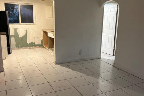 Casa en venta en Hollywood, Florida, 2 dormitorios, 62.71 m2 № 1945695 - foto 3