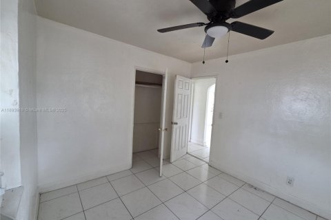 Casa en venta en Hollywood, Florida, 2 dormitorios, 62.71 m2 № 1945695 - foto 14