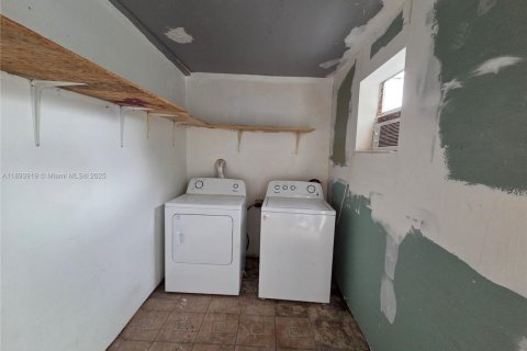 Casa en venta en Hollywood, Florida, 2 dormitorios, 62.71 m2 № 1945695 - foto 9