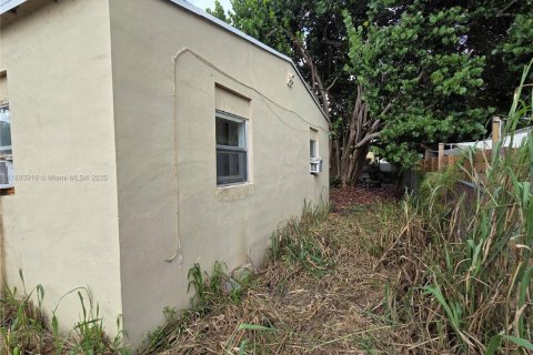 Casa en venta en Hollywood, Florida, 2 dormitorios, 62.71 m2 № 1945695 - foto 17