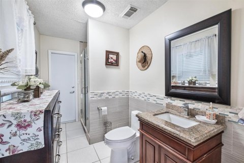 Commercial property in Miami, Florida 298.4 sq.m. № 2042145 - photo 29