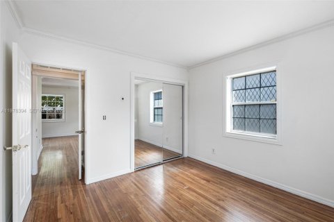 Commercial property in Miami, Florida 298.4 sq.m. № 2042145 - photo 17