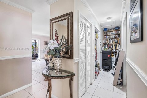 Commercial property in Miami, Florida 298.4 sq.m. № 2042145 - photo 28