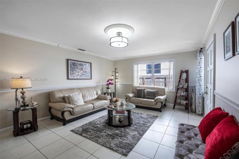 Commercial property in Miami, Florida 298.4 sq.m. № 2042145 - photo 22