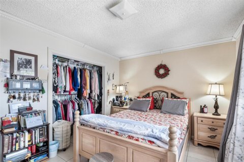 Commercial property in Miami, Florida 298.4 sq.m. № 2042145 - photo 24