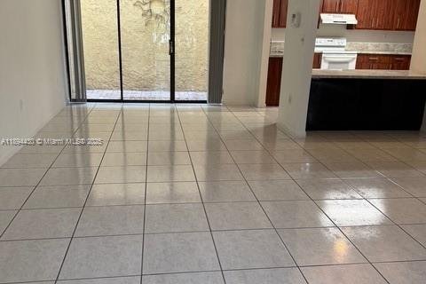 Снять в аренду таунхаус в Хайалиа, Флорида 3 спальни, 147.71м2, № 1945985 - фото 7