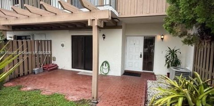 Таунхаус в Хайалиа, Флорида 3 спальни, 147.71м2 № 1945985