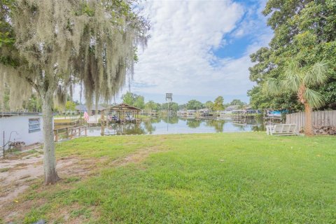House in Eustis, Florida 3 bedrooms, 123.37 sq.m. № 2342127