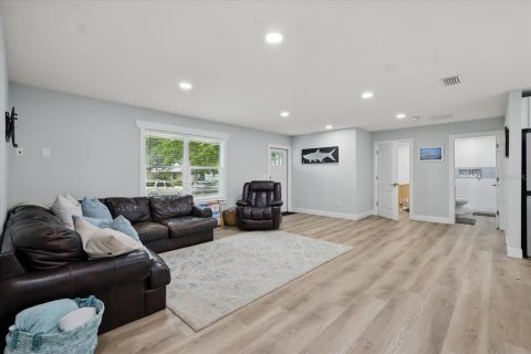 House in Edgewater, Florida 3 bedrooms, 139.35 sq.m. № 1761436 - photo 13