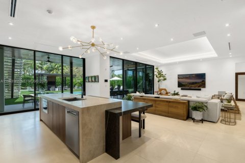 Villa ou maison à vendre à South Miami, Floride: 6 chambres, 628.67 m2 № 2007561 - photo 6