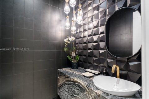 Villa ou maison à vendre à South Miami, Floride: 6 chambres, 628.67 m2 № 2007561 - photo 24