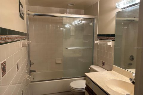 Condo in Saint Petersburg, Florida, 2 bedrooms  № 2094316 - photo 8