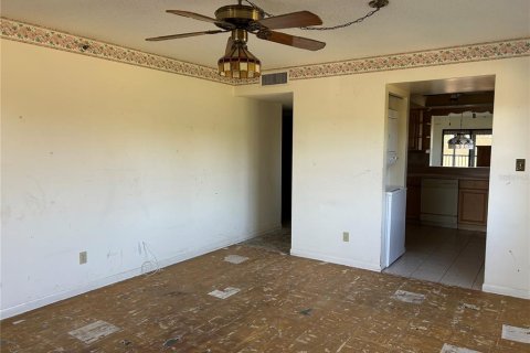Condo in Saint Petersburg, Florida, 2 bedrooms  № 2094316 - photo 11