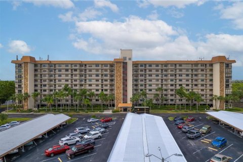 Condo in Saint Petersburg, Florida, 2 bedrooms № 2094316