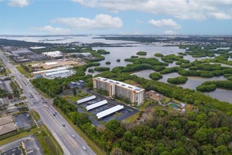 Condo in Saint Petersburg, Florida, 2 bedrooms  № 2094316 - photo 26