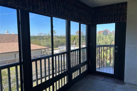 Condo in Saint Petersburg, Florida, 2 bedrooms  № 2094316 - photo 17