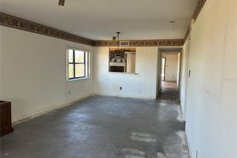 Condo in Saint Petersburg, Florida, 2 bedrooms  № 2094316 - photo 13