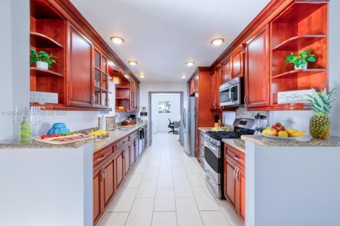 Casa en venta en Hollywood, Florida, 3 dormitorios, 149.39 m2 № 2180696 - foto 14
