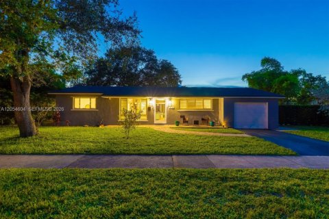 Casa en Hollywood, Florida 3 dormitorios, 149.39 m2 № 2180696