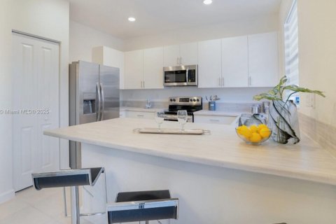 Townhouse in Homestead, Florida 3 bedrooms, 138.33 sq.m. № 1820048 - photo 2