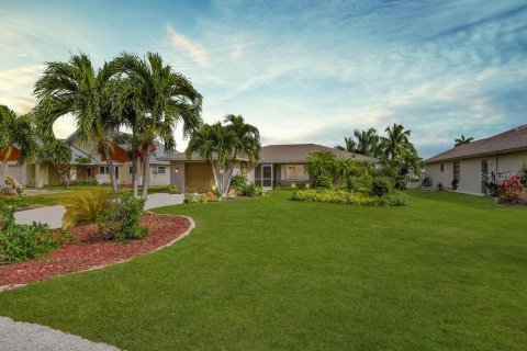 Casa en venta en Fort Myers, Florida, 3 dormitorios, 133.41 m2 № 1904008 - foto 1