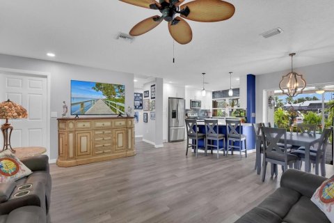 Casa en venta en Fort Myers, Florida, 3 dormitorios, 133.41 m2 № 1904008 - foto 13