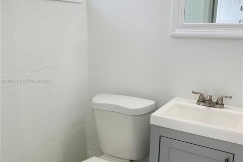 Снять в аренду квартиру в Майами, Флорида 18.58м2, № 2017844 - фото 6