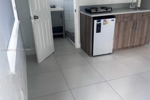 Estudio en Miami, Florida № 2017844